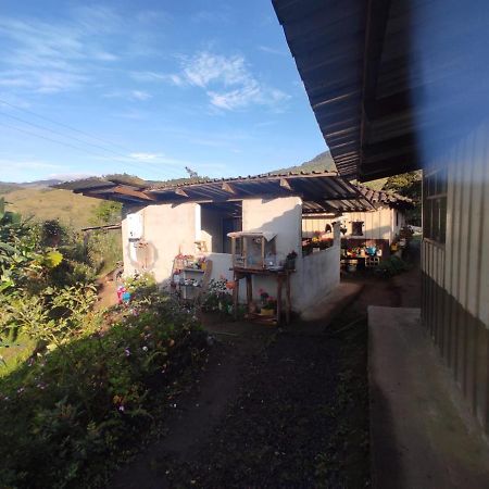 Patricia And Ned'S Cloud Forest Farm Cotacachi Exterior photo