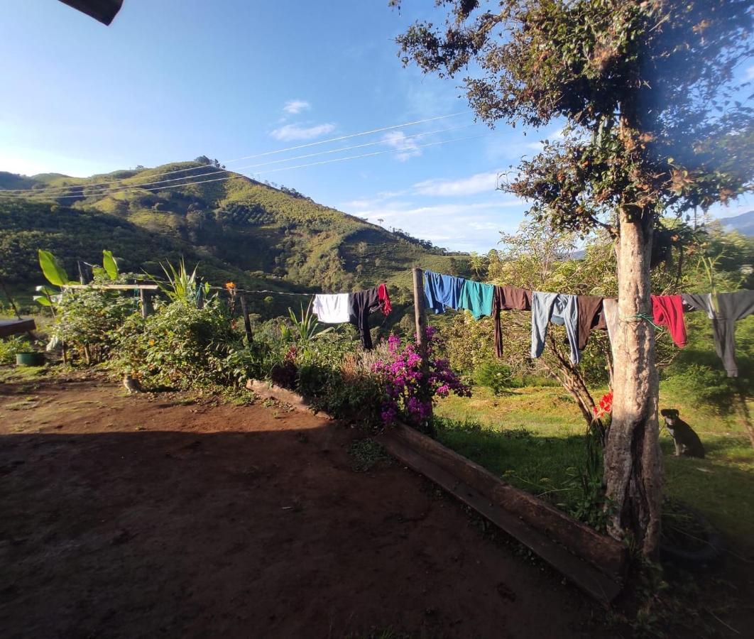 Patricia And Ned'S Cloud Forest Farm Cotacachi Exterior photo